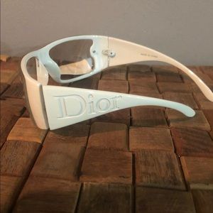 White oversized sun glasses